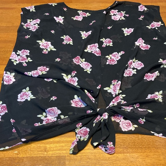 Torrid Womens Size 1 (1X, 14-16) Semi-Sheer Chiffon Floral Black Blouse Back Tie - Picture 10 of 10
